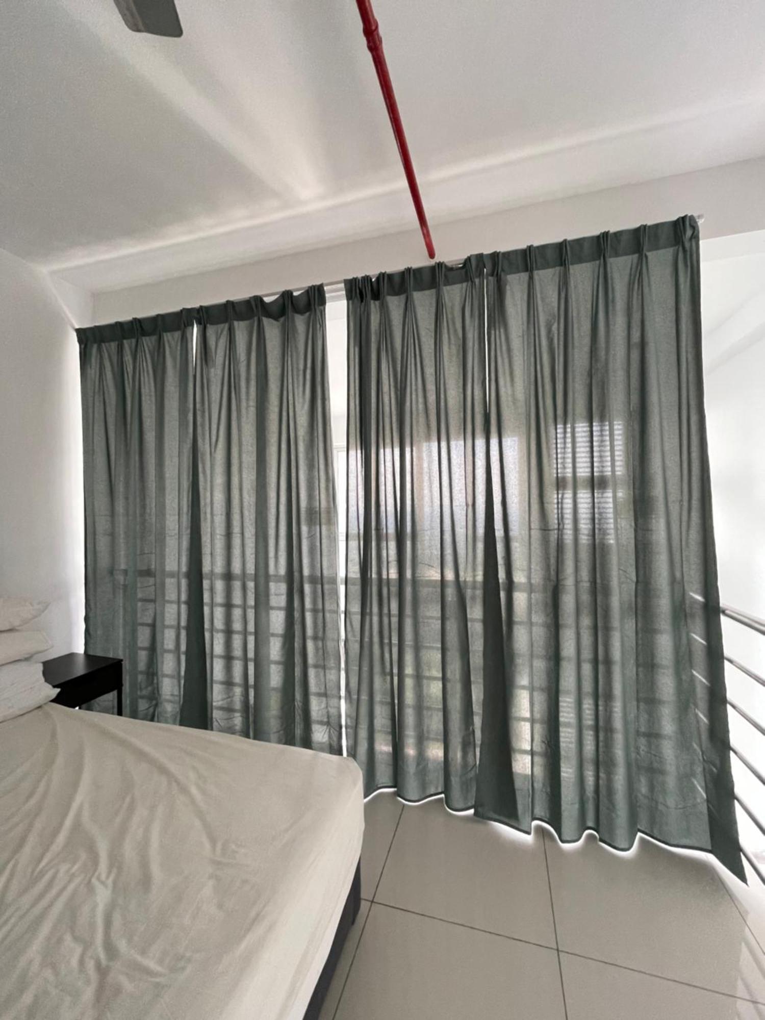 Yenni Duplex @ DeCentrum, Kajang Serdang  Bagian luar foto