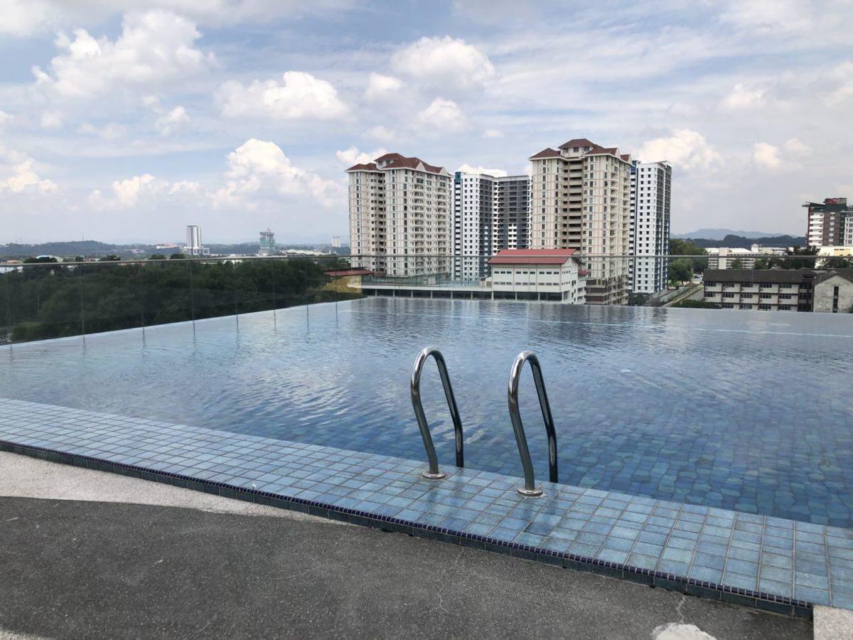 Yenni Duplex @ DeCentrum, Kajang Serdang  Bagian luar foto