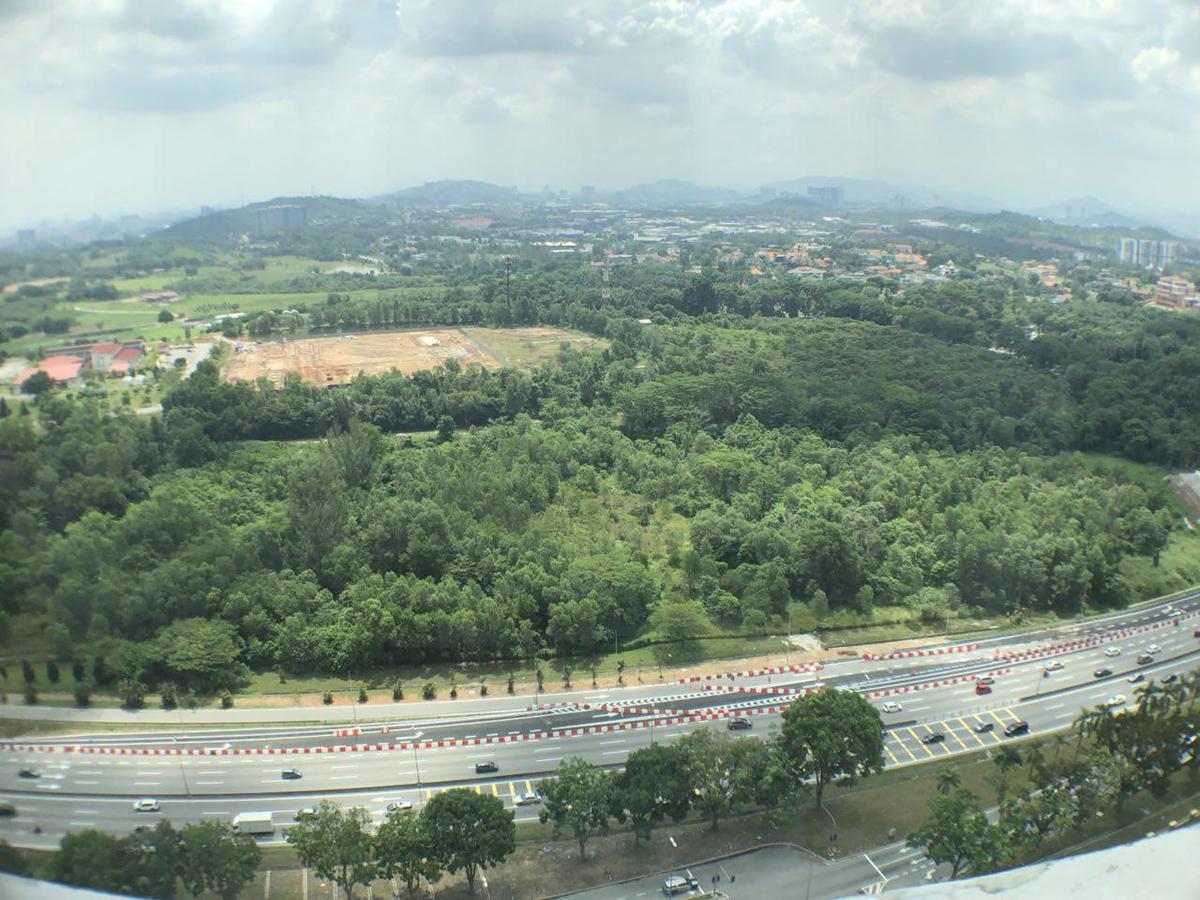Yenni Duplex @ DeCentrum, Kajang Serdang  Bagian luar foto
