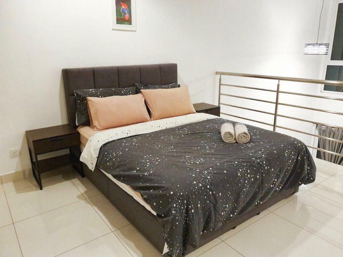 Yenni Duplex @ DeCentrum, Kajang Serdang  Bagian luar foto