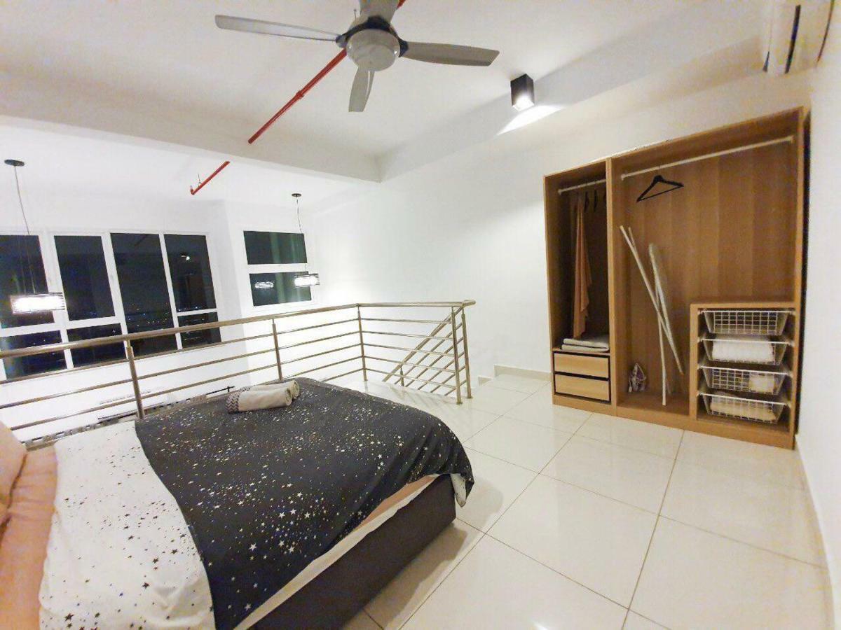 Yenni Duplex @ DeCentrum, Kajang Serdang  Bagian luar foto