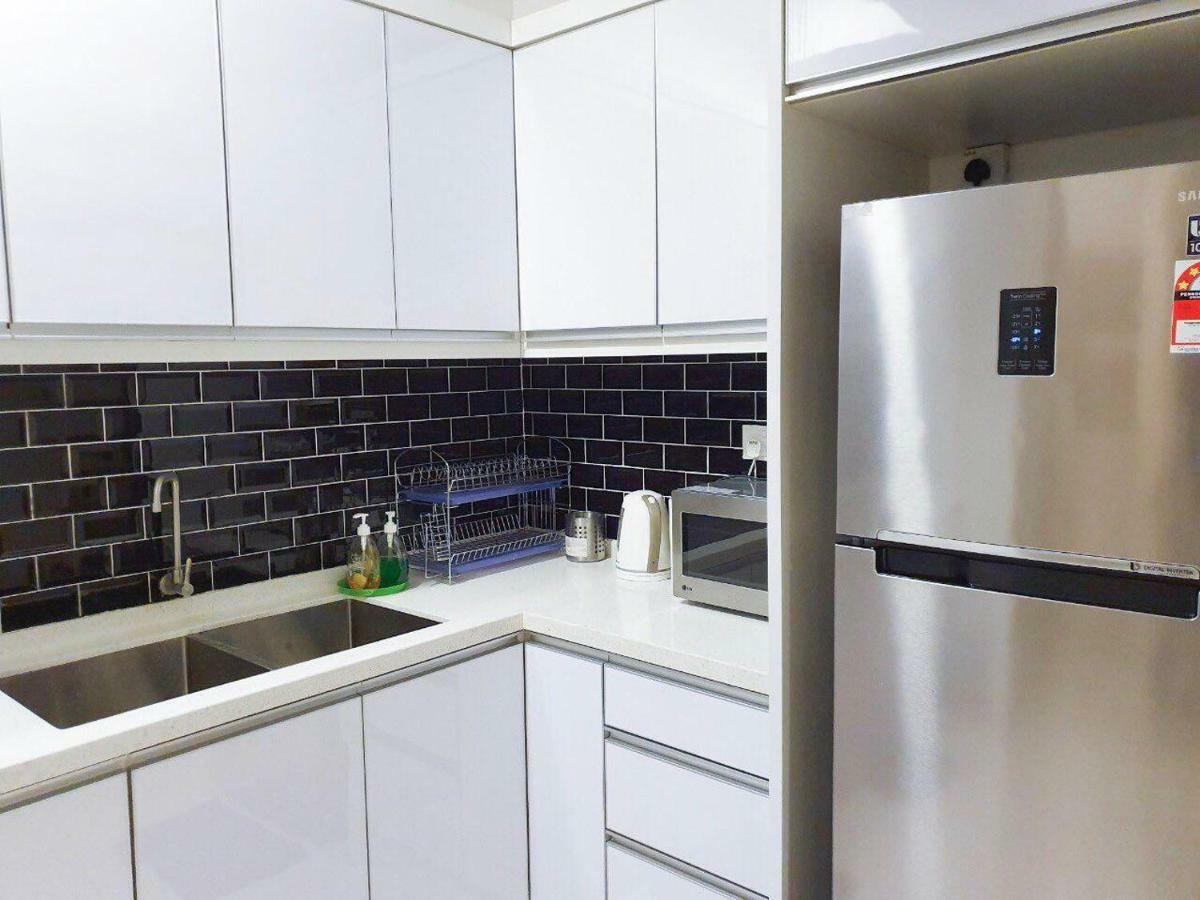 Yenni Duplex @ DeCentrum, Kajang Serdang  Bagian luar foto