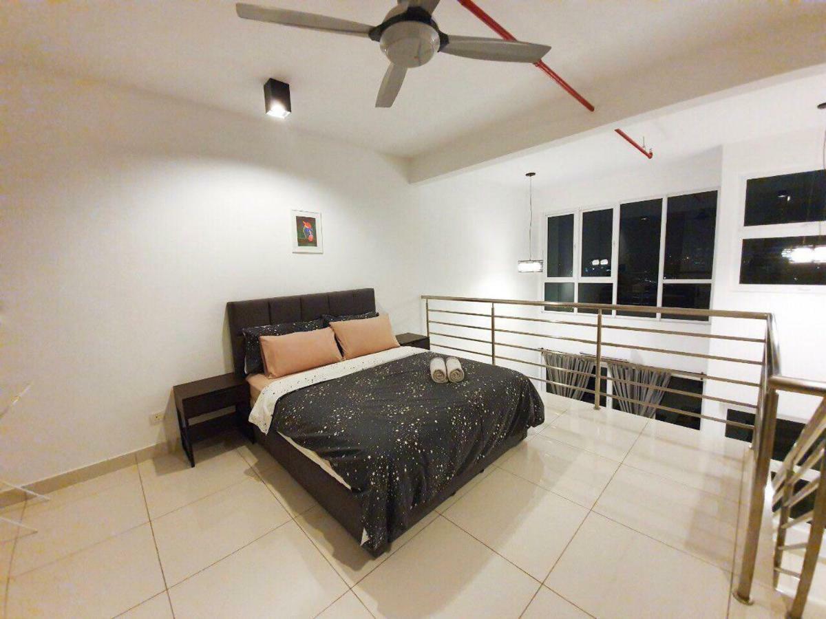 Yenni Duplex @ DeCentrum, Kajang Serdang  Bagian luar foto