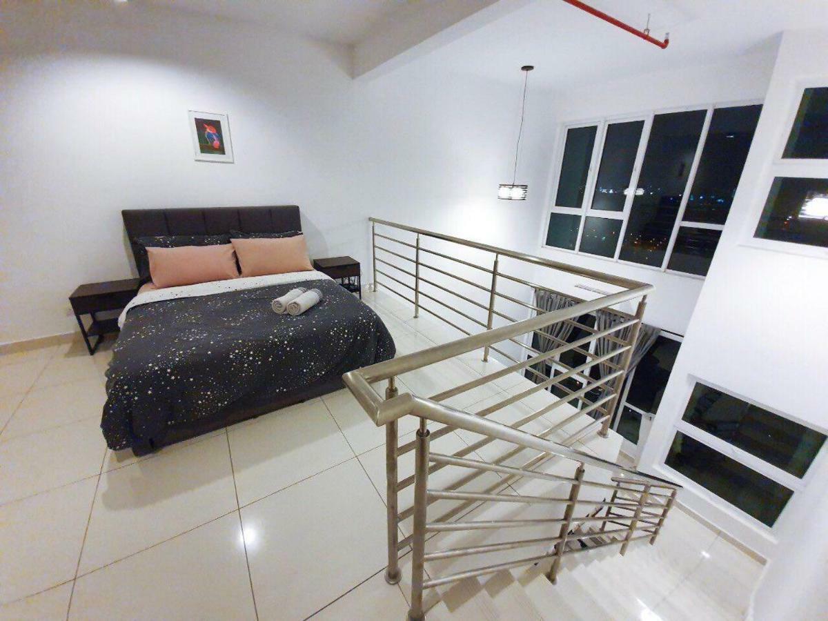 Yenni Duplex @ DeCentrum, Kajang Serdang  Bagian luar foto